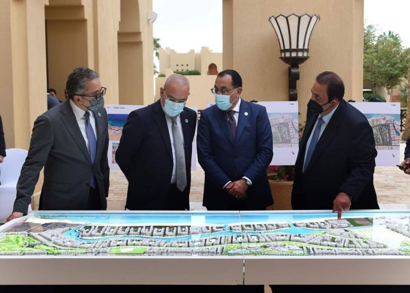 رئيس الوزراء يعقد اجتماعا مع المستثمرين السياحيين لاستعراض المشروعات بمدينة العلمين الجديدة
