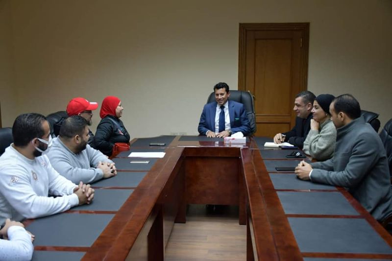 وزير الشباب والرياضة يلتقي لاعبي منتخب مصر الباراليمبى لرفع الأثقال والنقاش حول الاستعدادات للبطولات المقبلة
