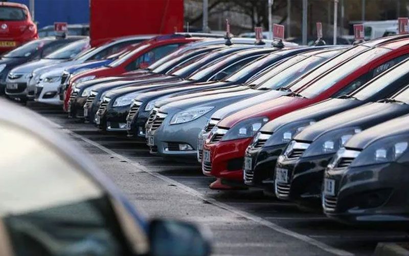 تسريع وتيرة العمل لإنهاء إجراءات استيراد سيارات المصريين بالخارج