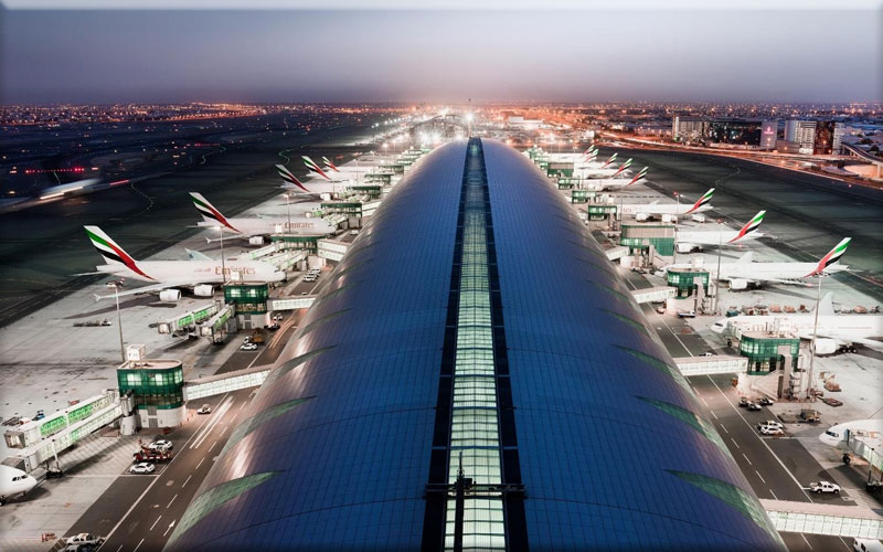مطارات دبي تعود للعمل بالوضع الطبيعي بعد تداعيات هطول الأمطار بغزاره على دولة الإمارات