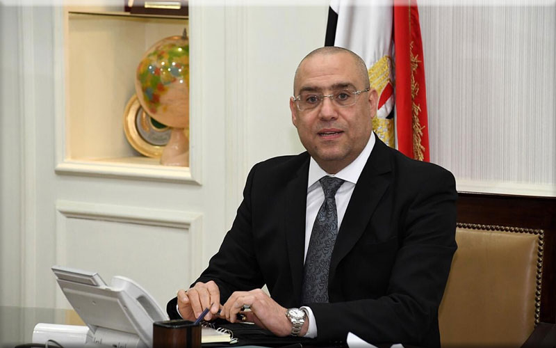 وزير الإسكان يستعرض مشروعات الوزارة فى سيناء ومدن القناة خلال 10 سنوات
