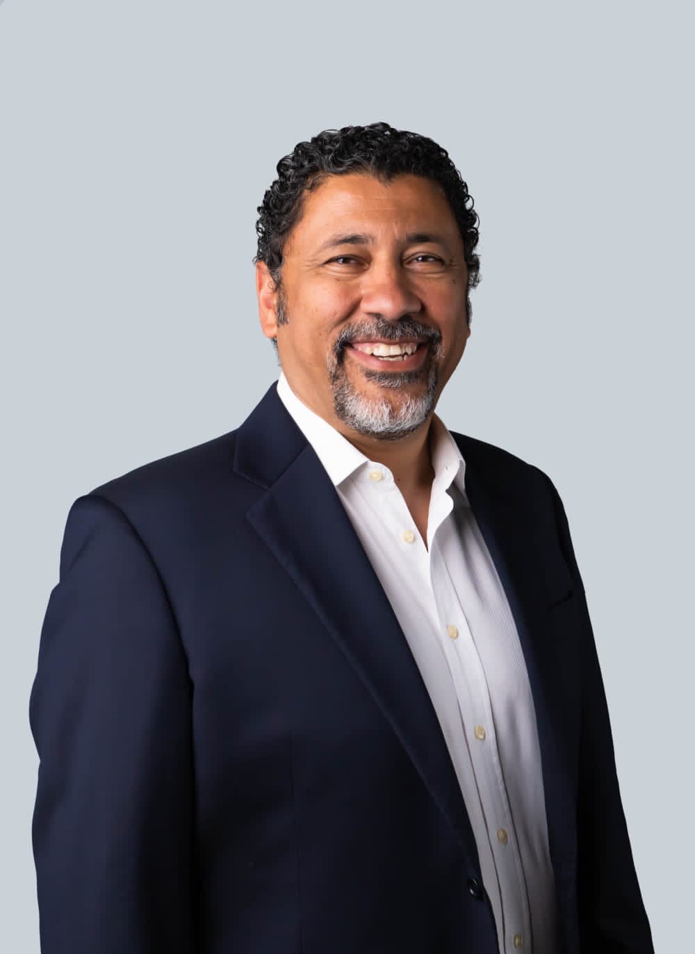 شركة KnowledgeNet تعلن عن توسع استراتيجي في مصر وإفريقيا وتستثمر 90 مليون جنيه سنويًا لدعم التحول الرقمي والذكاء الاصطناعي