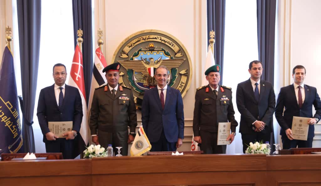 توقيع بروتوكول تعاون بين وزارة الاتصالات وتكنولوجيا المعلومات والأكاديمية العسكرية المصرية وصندوق تحيا مصر لتنفيذ مبادرة الرواد الرقميون
