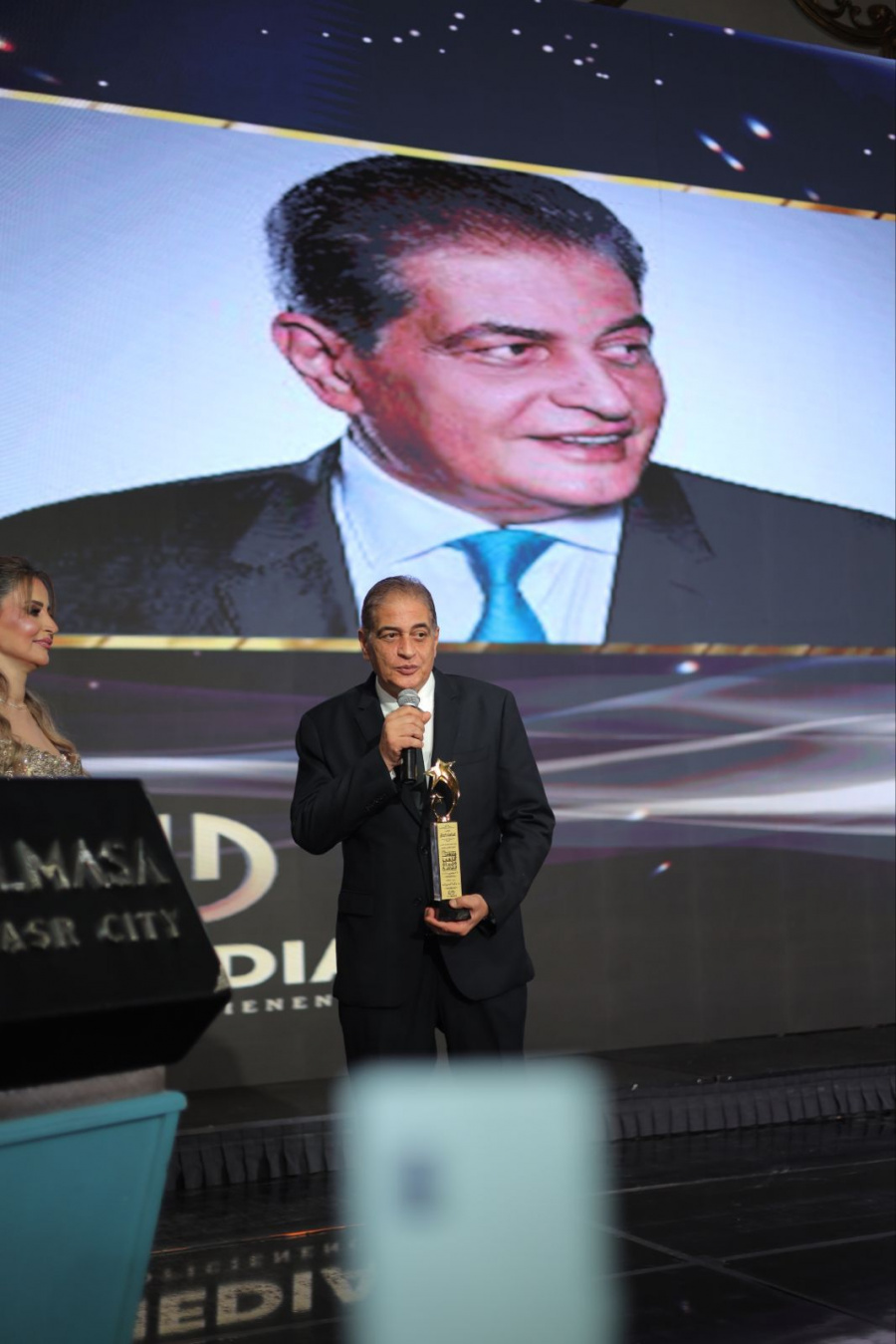 تكريم الإعلامي أسامة كمال كأفضل إعلامي في مصر والوطن العربي لعام 2025