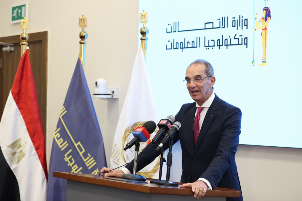 وزيرا الاتصالات والتموين يطلقان استمارة تحديث بيانات المواطنين ببورسعيد