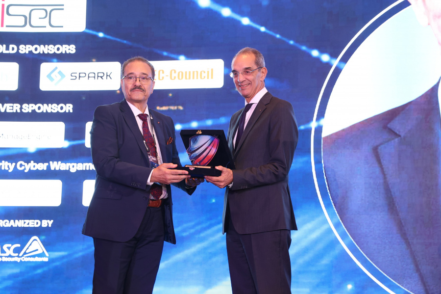 وزير الاتصالات يؤكد أهمية التعاون العربي في مواجهة التهديدات السيبرانية خلال «المؤتمر العربي لأمن المعلومات»