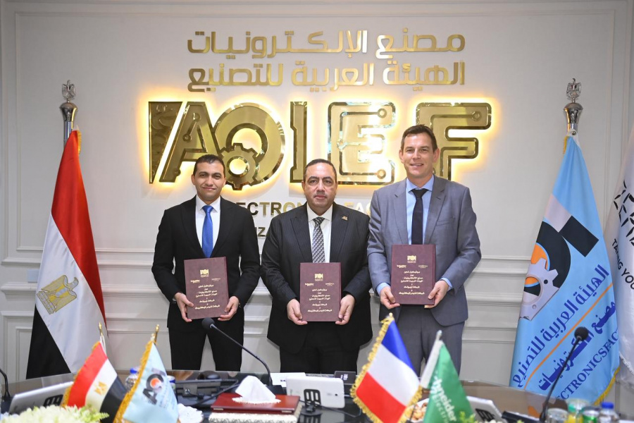 شنايدر إلكتريك وزيروتك للأنظمة يوقعان اتفاقية لتجميع وحدات الداتا سنتر داخل مصنع الإلكترونيات بـالهيئة العربية للتصنيع