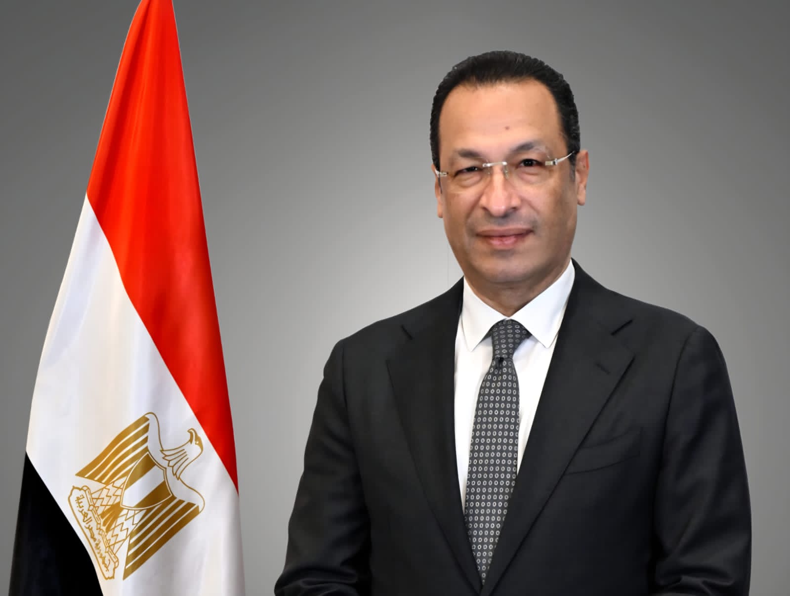 وزير الاتصالات وتكنولوجيا المعلومات يغادر إلى الهند للمشاركة في قمة تأثير الذكاء الاصطناعي AI Impact Summit 2026