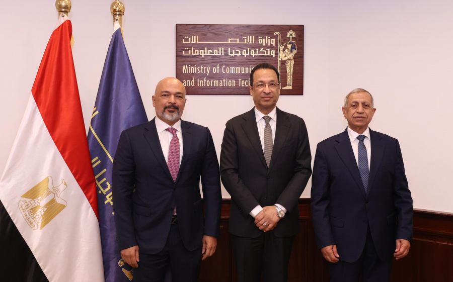 وزير الاتصالات يشهد توقيع شراكة بين الأكاديمية العربية و«إي آند مصر» لإنشاء مختبرات 2G و4G و5G لدعم مهارات سوق العمل