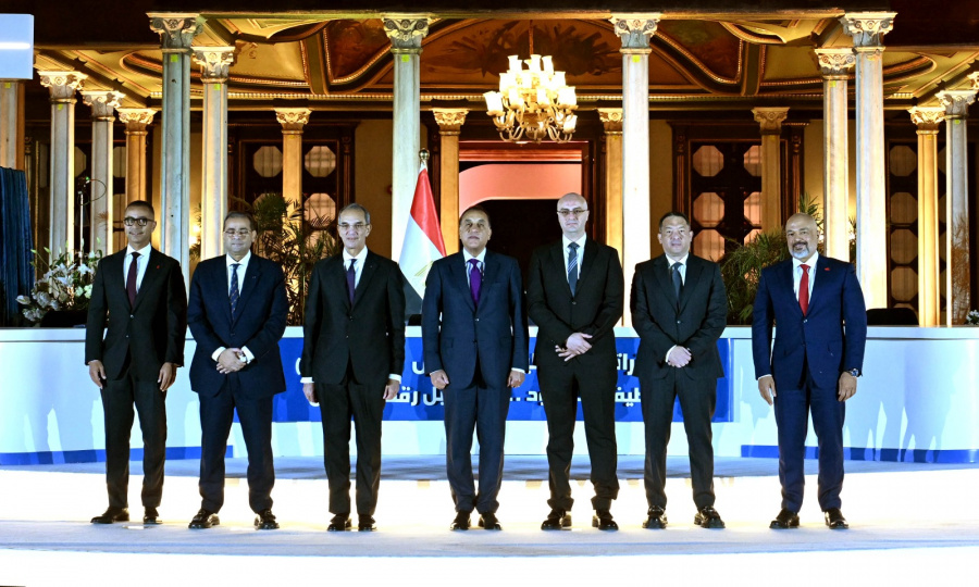 بحضور رئيس مجلس الوزراء.. مصر توقع أكبر صفقة ترددات في تاريخ الاتصالات المحمولة بقيمة 3.5 مليار دولار