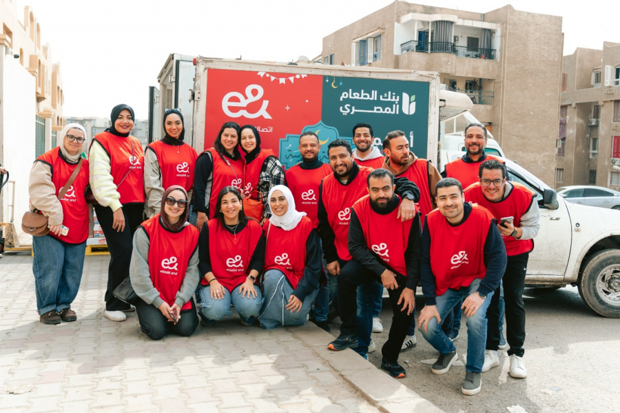 إي آند مصر تطلق مبادرة «طبق العيلة» وتنظم «عزومة العيلة» لدعم الأسر المستحقة خلال رمضان