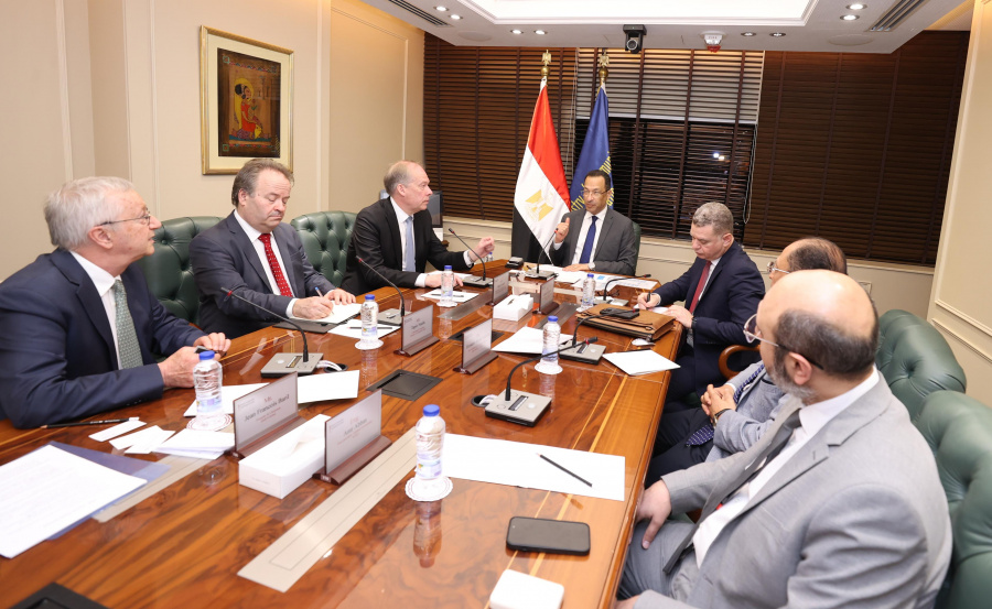 وزير الاتصالات يبحث مع HMD Global توسيع تصنيع هواتف Nokia في مصر وتعزيز التصدير