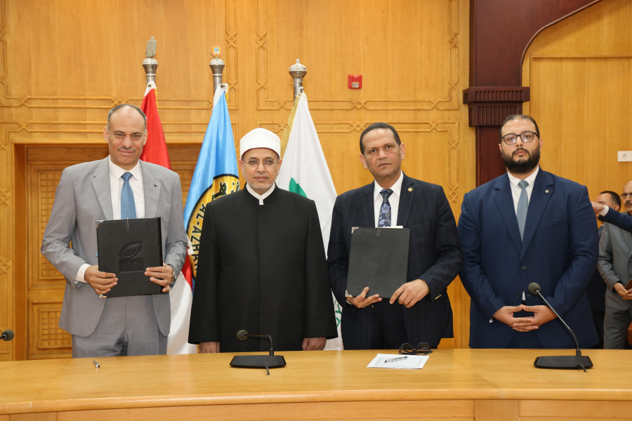 «البريد المصري» و«جامعة الأزهر» يوقعان بروتوكول تعاون لتقديم خدمات مالية وبريدية متكاملة للطلاب والعاملين
